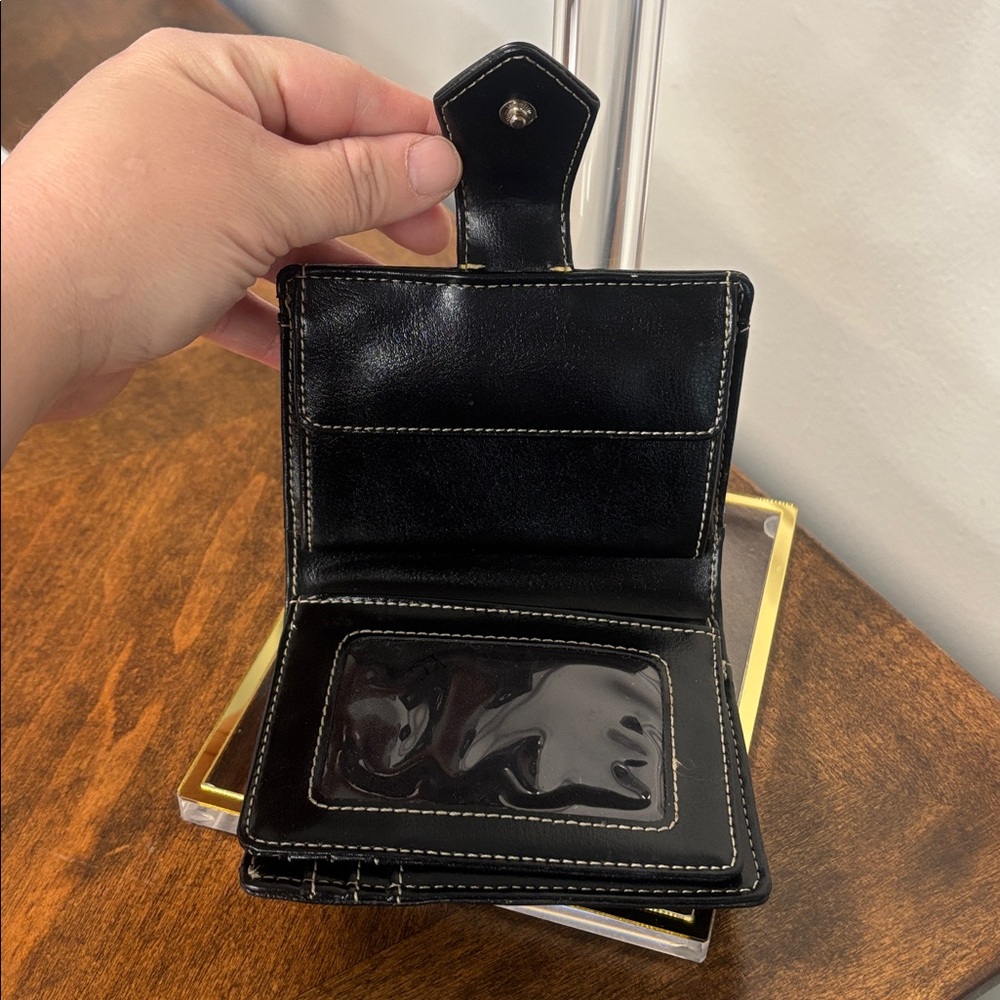 KENNETH COLE NEW YORK Black Leather Wallet - Picture 6 of 9